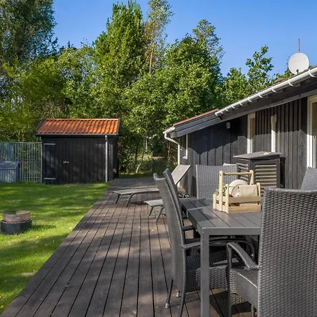 Inga - 300m From The Sea By Interhome